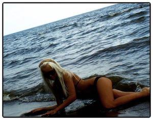 Josefin, 25
