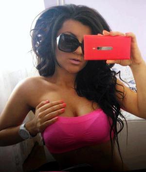 Agnes, 25