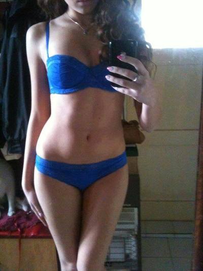 Ella, 43