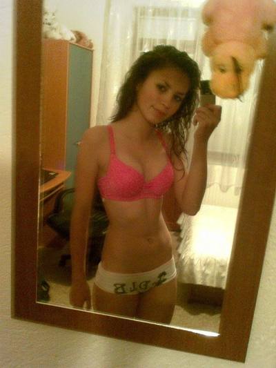Amanda, 23
