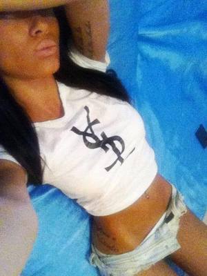 Julia, 33
