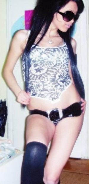 Sara, 34