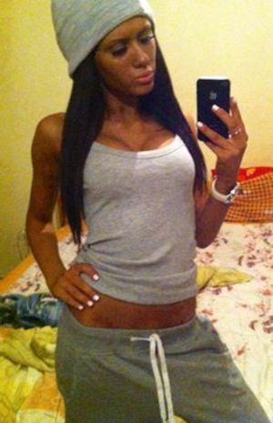 Nathalie, 37
