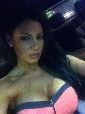 Astrid, 27